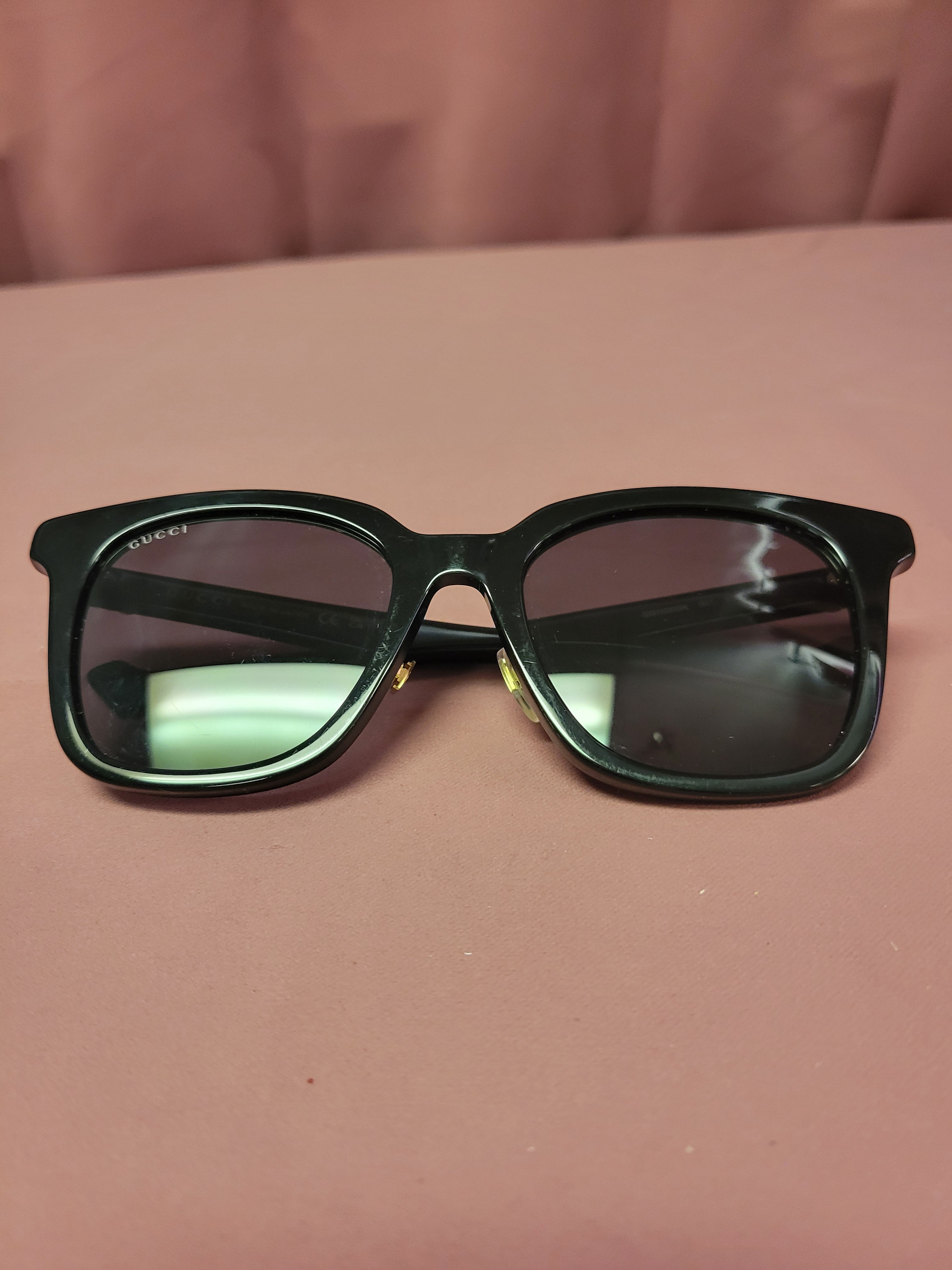 Gucci Solid Square in Black & Grey