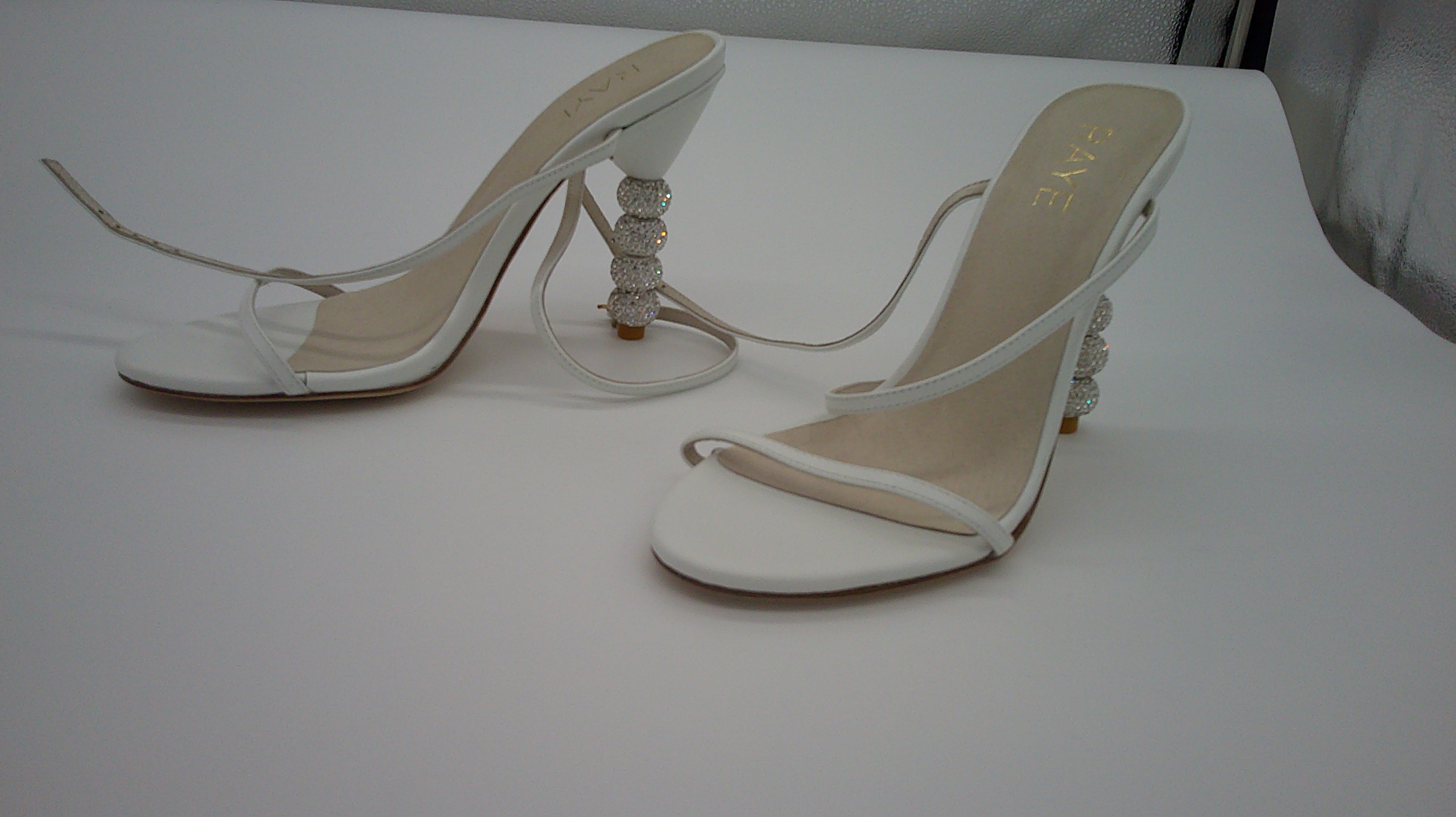 RAYE Ax Heel in WHITE SIZE 8.5